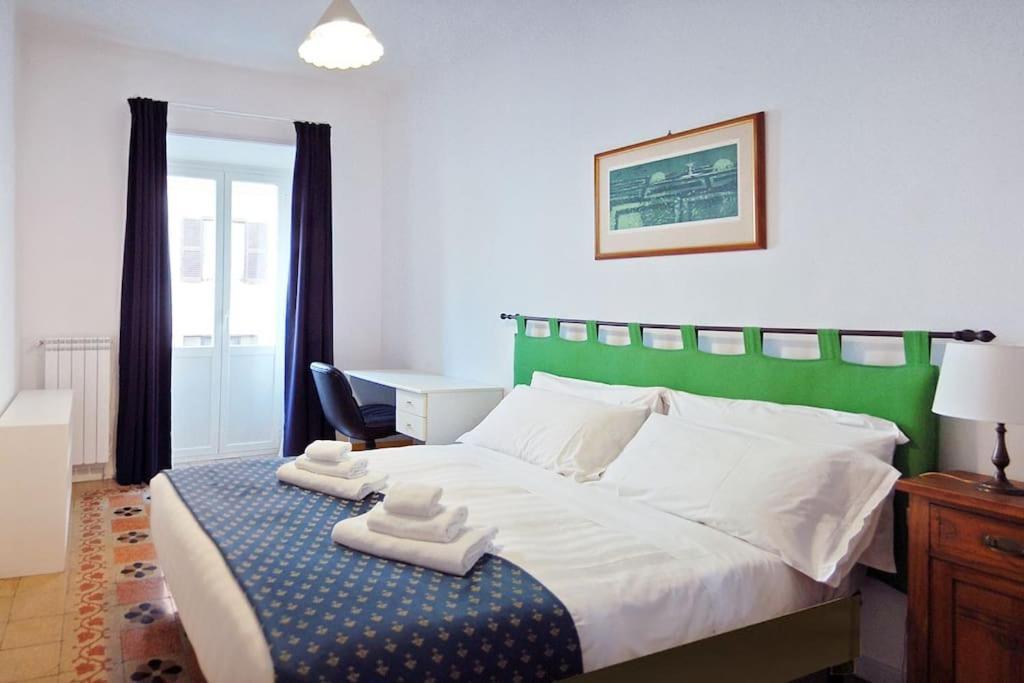 Near Colosseum By Varental 2br + 1sb Apartment Rome